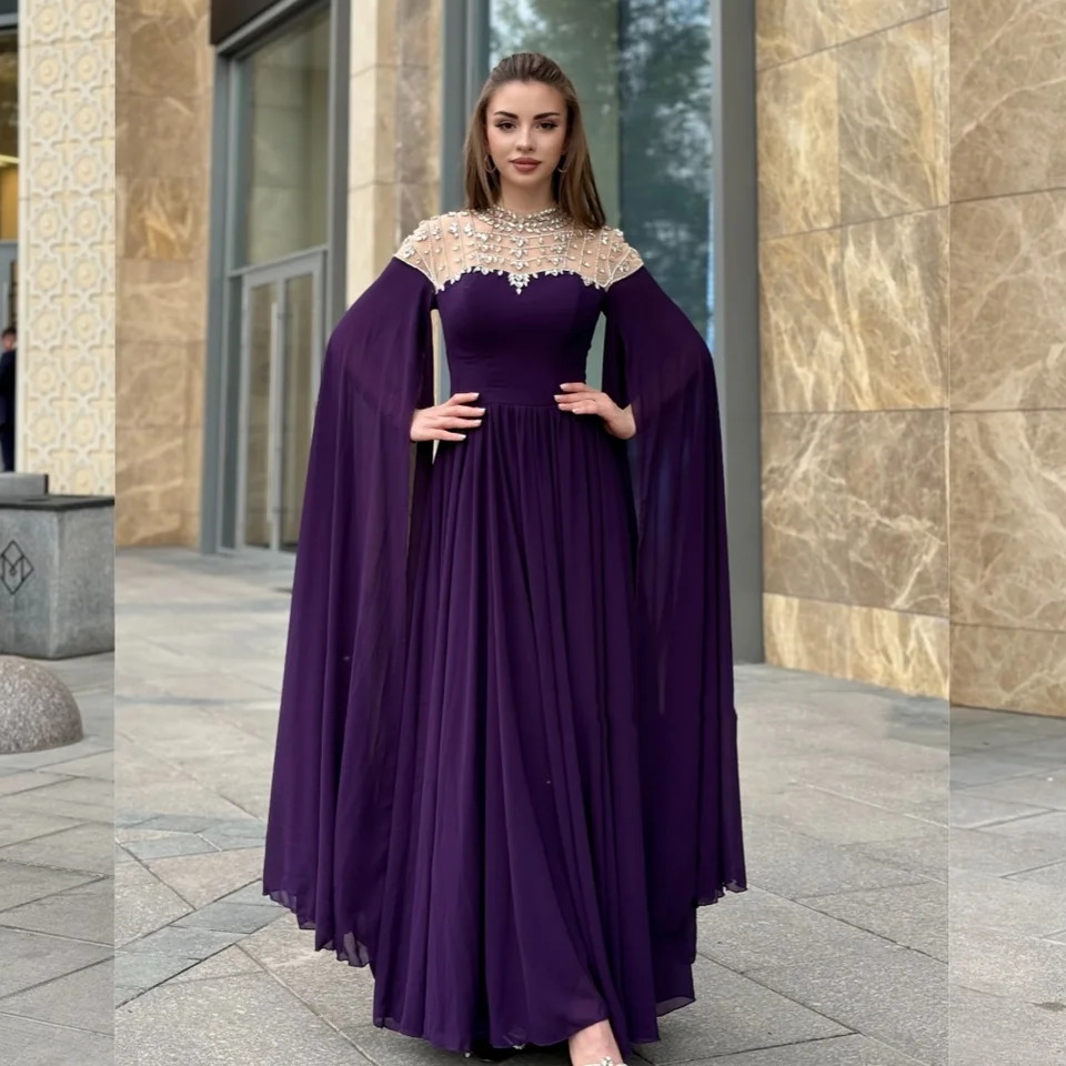 Prispôsobené zložité elegantné šifónové záhyby Drapované kamienka kamienok A-line kopčeka na krk dlhé šaty na mieru na mieru Šaty šaty vynikajúce