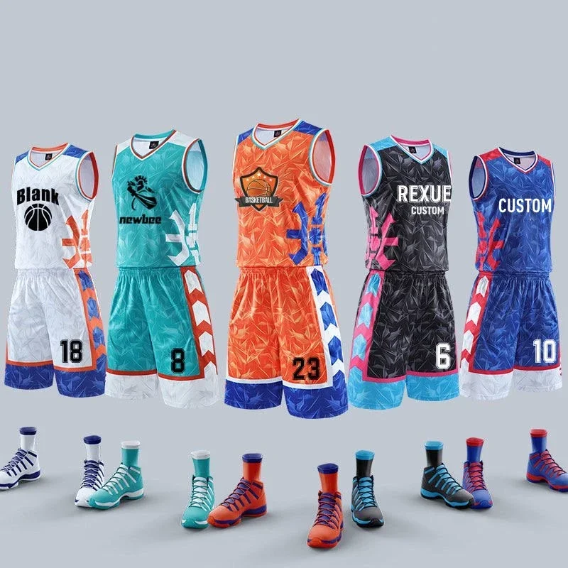 Prispôsobiteľné 100% polyesterové mužské dieťa Prispôsobené basketbalové dresy basketbalové sety Sports Kit Game Tím Priedušná uniforma