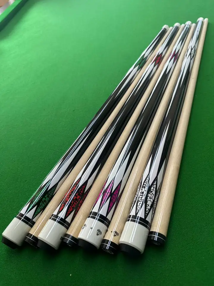 Profesionálne 80 cm dvojdielne narážky pre deväť loptičiek - javorový biliard cue, prenosný 1/2 rozdelený dizajn, ideálny pre trikové zábery a
