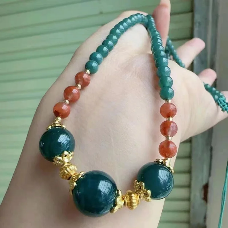 Prírodný dizajn A-Level s južnou červenou farbou Good Jade Delicate Blue Water Emerald prívesok náhrdelník