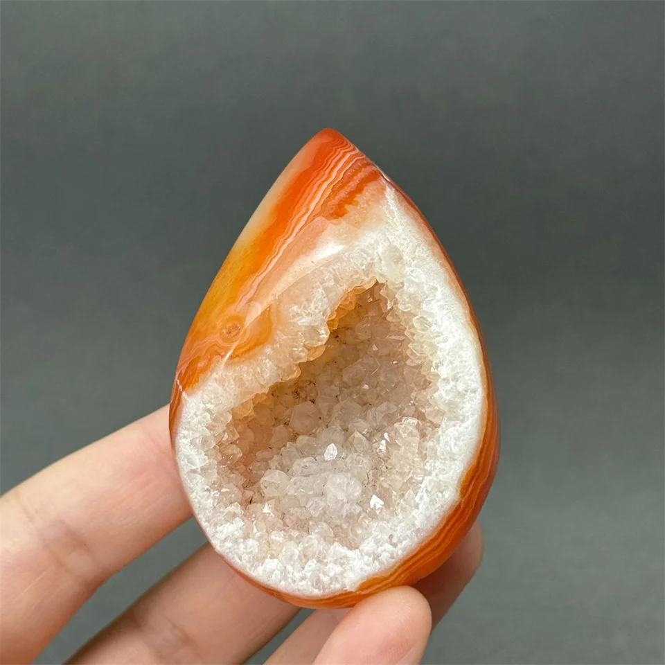 Prírodný drahokam Carnelian Geode Egg Tvar Quartz Reiki Lieha Energia Duchovná meditácia Domáca dekorácia Darček