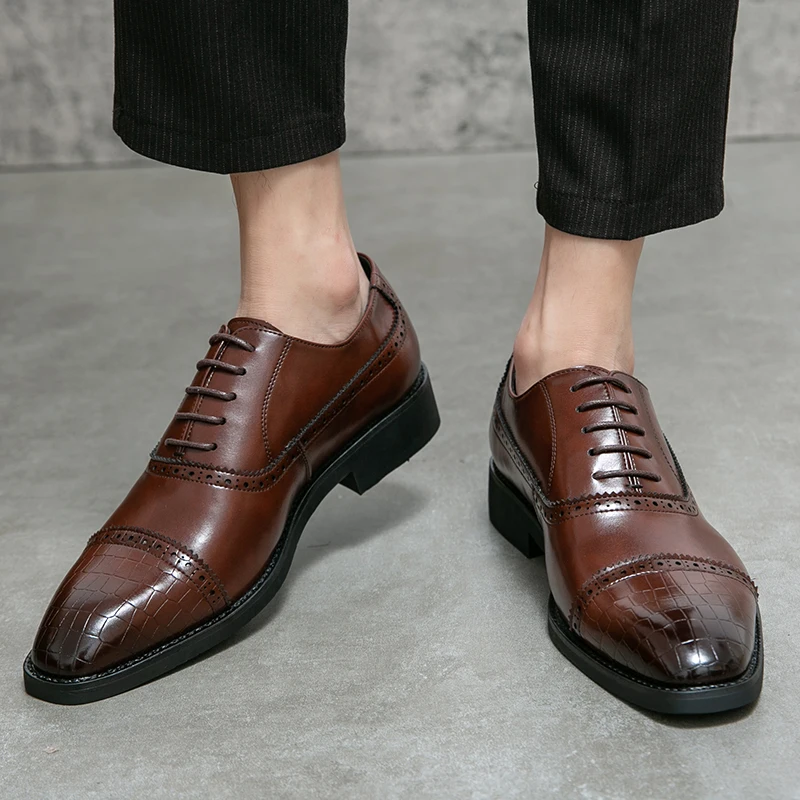 Pánske kožené topánky Fashion Gentleman Lace Up Svadobná večera vonkajšie pánske ležérne obchodné topánky plus veľkosť 46