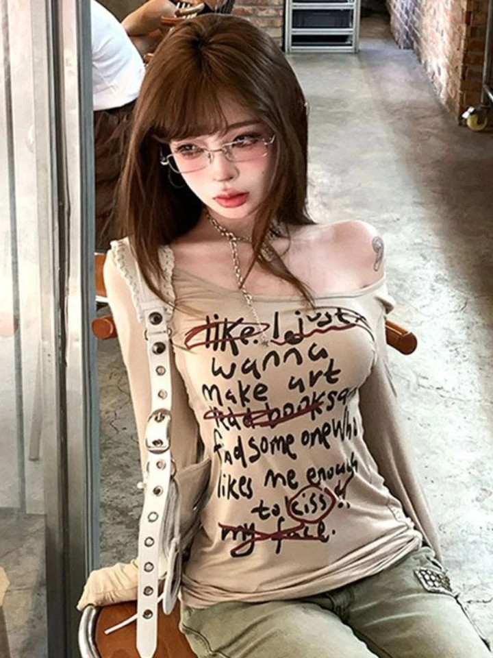 Qweek Grunge Grafpit Letter tlač Trh tričko Ženy Y2K American Vintage Retro 2000s Skinny s dlhým rukávom Top 2024 Spring Kórean