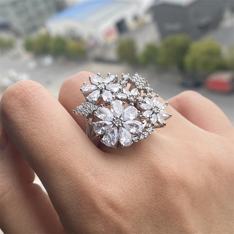 Rakol Big Cubic Zirconia Flower Open Rings for Women Luxusný svadobný návrh Engensary Arniversary Jewelry