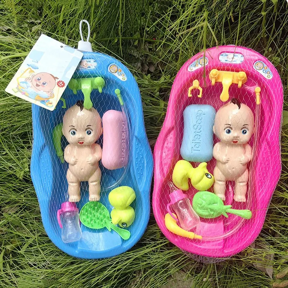Realistické detské hračky s kúpeľňou s vaňou s vaňou mydlovou kačicou fľašou Doll Bath Set Voda plávajúce malú novorodencov