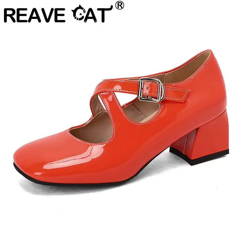 Reave Cat 2025 Nové lesklé dámske čerpadlá Square Toe Toe Chunky Heels 5,5 cm pracky Strap Lig Univerzity 46 47 48 Zoznamka Ženská jarná topánka