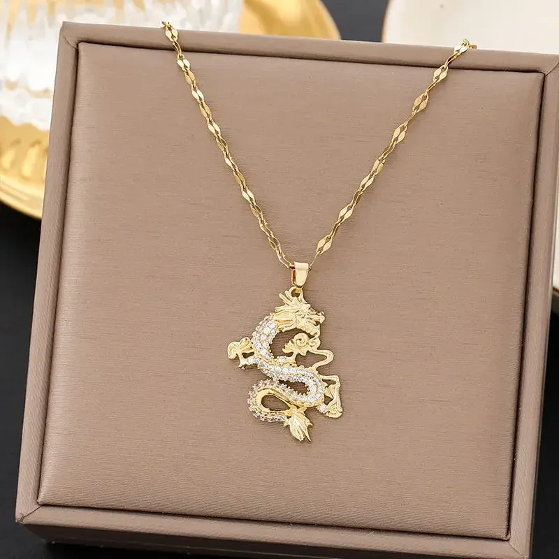Retro etnický štýl zlatá farba Zodiac Dragon maskot Lucky prívesok Náhrdelník Dámske módne amuletové šperky