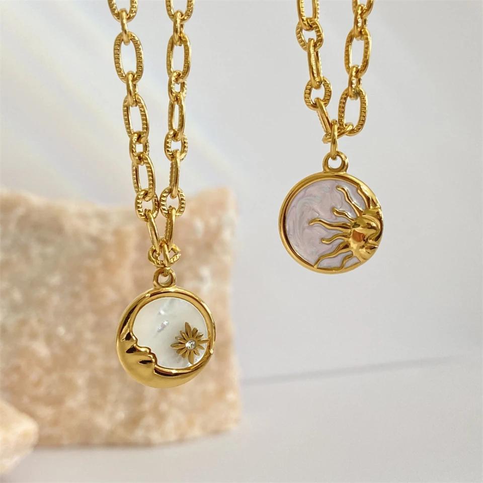 Retro Sun Moon Round Coin Prívesok Náhrdelník z nehrdzavejúcej ocele Prívesok Náhrdelník Pledeovaný 18k zlatý dám
