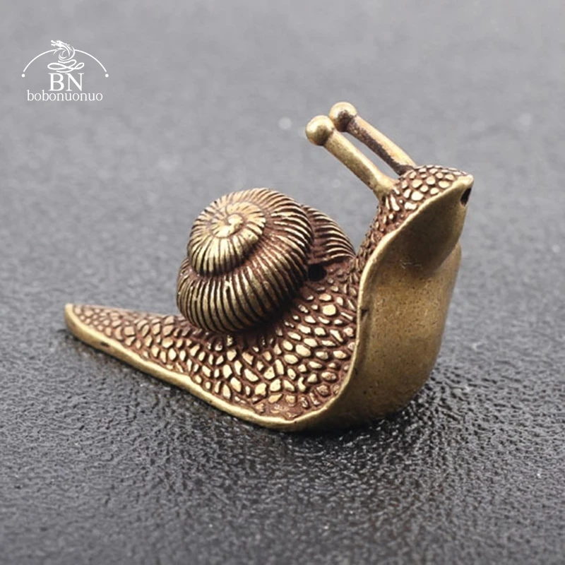 Retro čistý medený mini slimák s malým ornamentom dekorácie starožitné mosadzné zviera miniatúrne figuríny remeselníkov