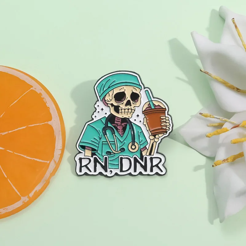 RN, DNR Lekárska smernica sklovina skeleňa kostra s chirurgickými šaty