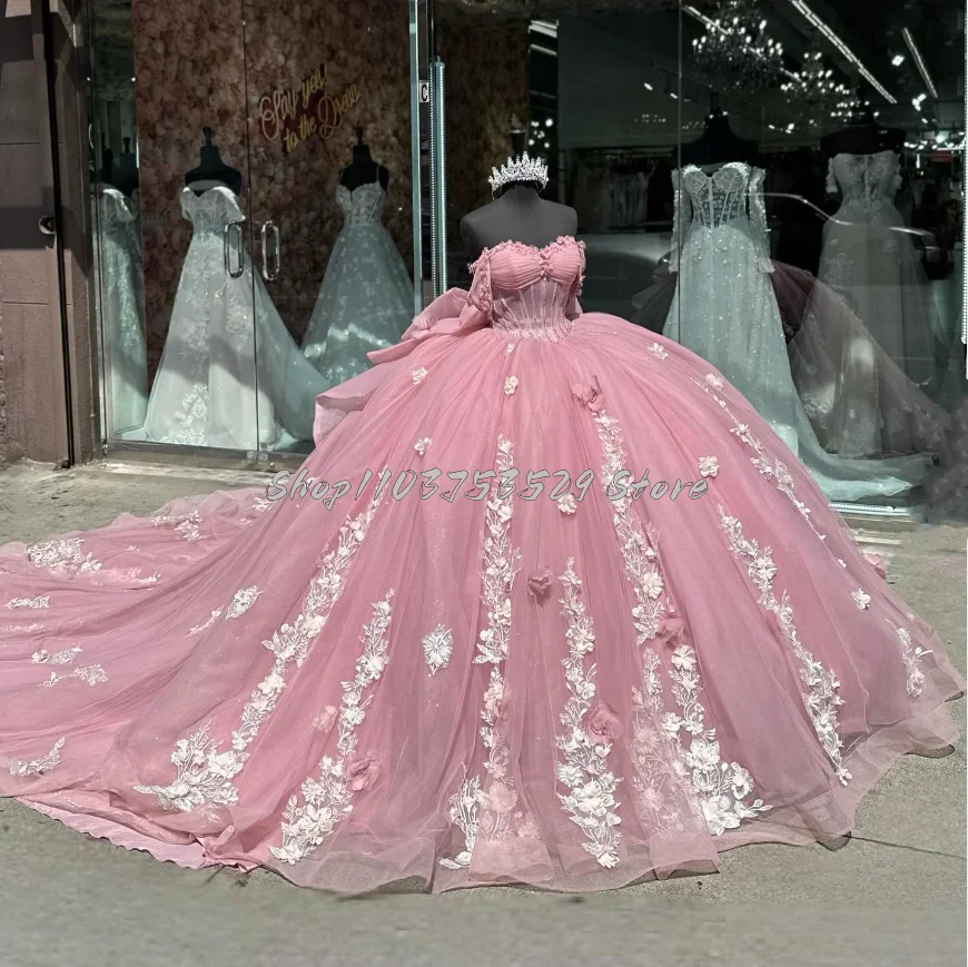 Romantické ružové 15 šaty Quinceanera Chemitované karty Stereoskopické kvetinové kvetinové aplikačné luky miláčik princezná Puffy šaty