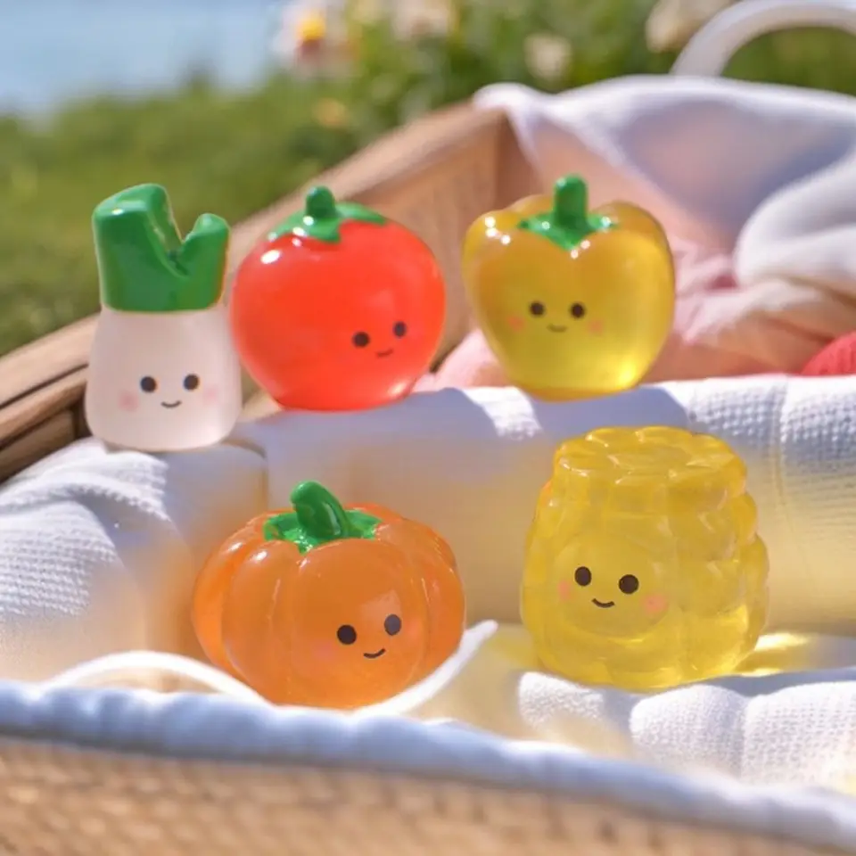 Roztomilá simulácia svetelná zelenina mini brokolica paradajková zelenina figuríny miniatúry DIY dekorácie umpkin huby