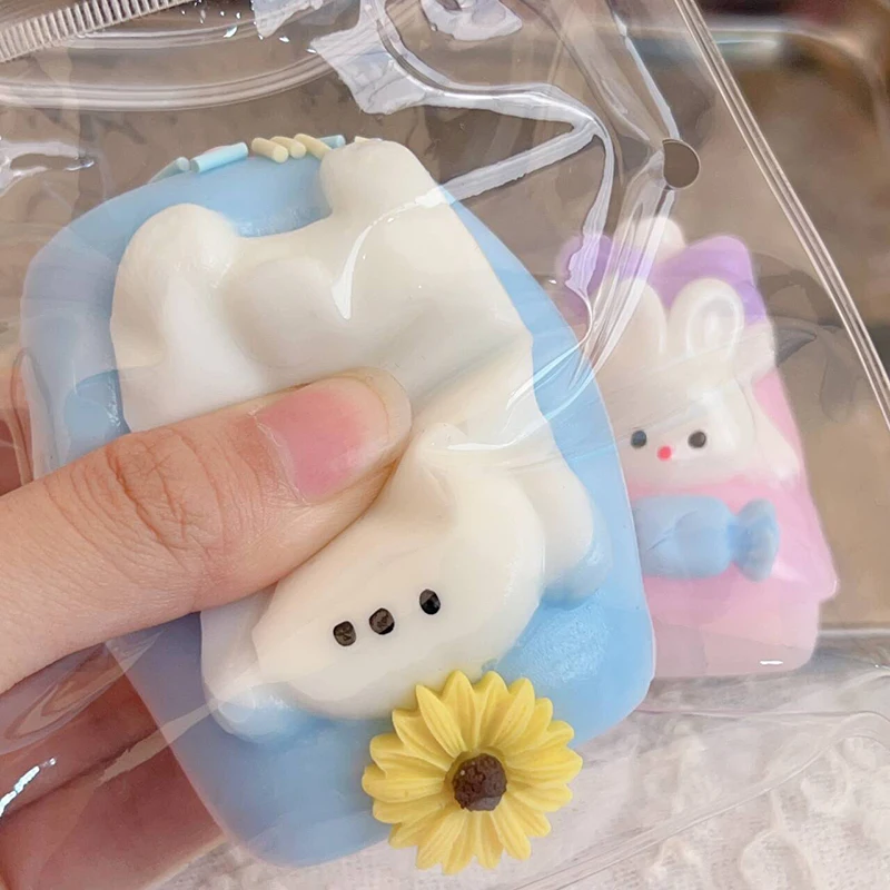 Roztomilý karikatúra zajačik šteniatko stlačené hračky Soft Mochi Dekompresné hračky pomalé odrazové stlačenie hračky fidget pre deti darčeky