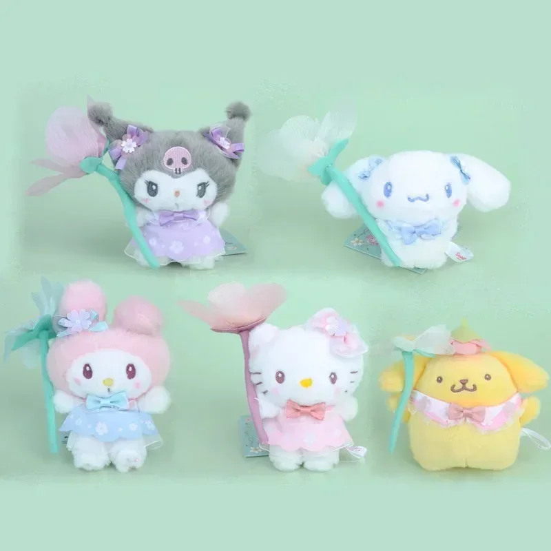 Roztomilý Kitty Kuromi plyšový batoh hračky prívesok Keychain Girl Prítomný nový zbierka Model cartoon dekor hračky darček k narodeninám