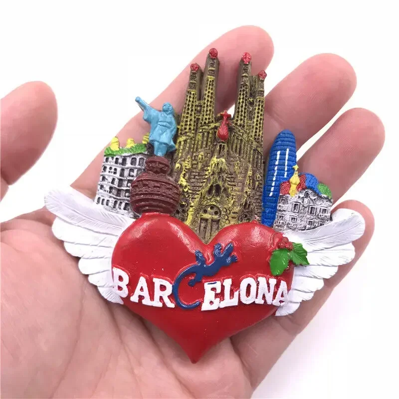 Ručne maľovaná živicová chladnička Magnet Domáce dekorácie Chladničky Slepačky Španielsko Barcelona Sagrada Familia Church Suvenír