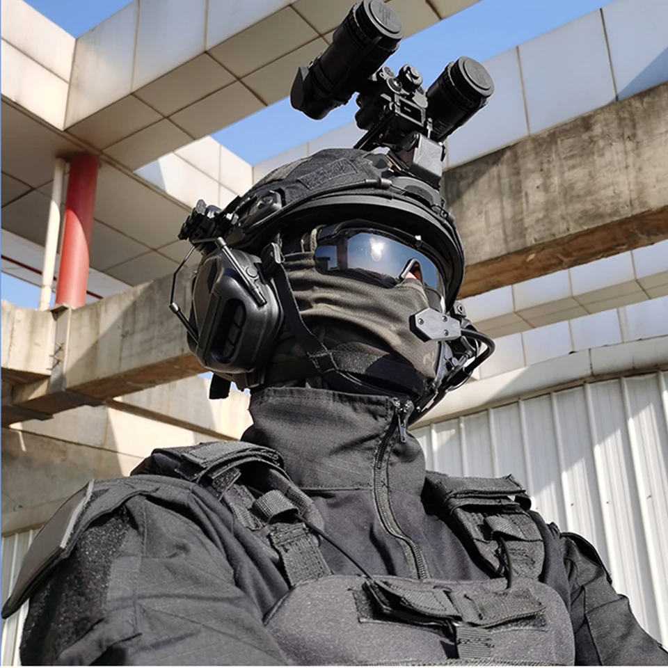 Rýchla taktická prilba s nočným videním a slúchadlami a baterkou atď., Vhodný na vojnové hry, lov a streľba z Airsoft