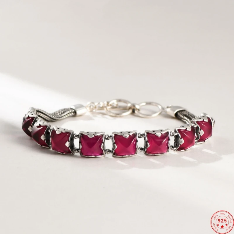 S925 Sterling strieborné náramky pre ženy Nové módne námestie Red Corundum Weaven Horsewhip Chain Simple šperky Doprava zdarma