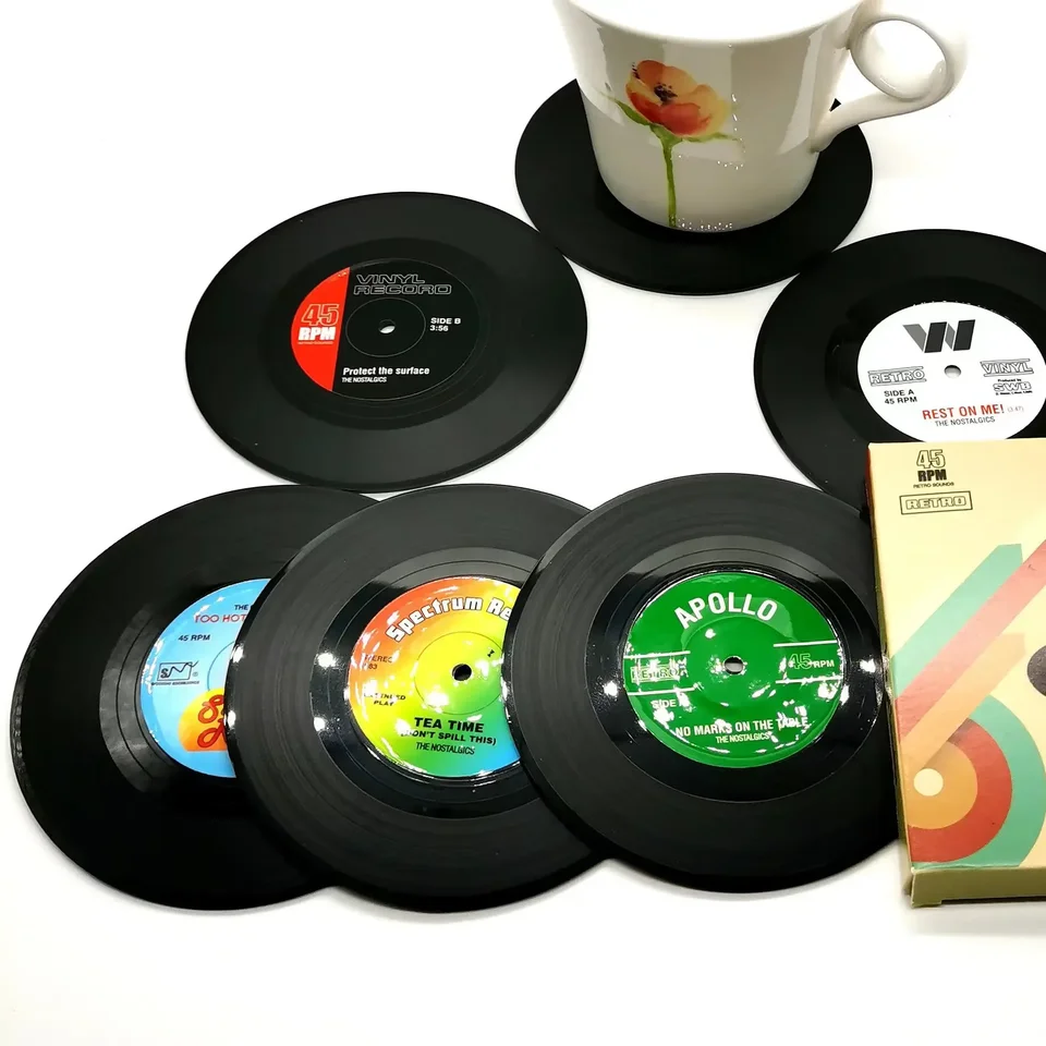 Sada 6 farebných retro vinylových záznamov Disk Coasters for Drinks