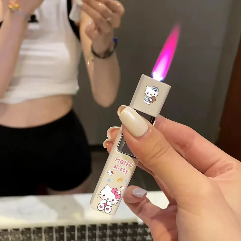Sanrio Hello Kitty Kuromi Pochacco Cinnamoroll Nový roztomilý kreatívny kreslený vzor Compaktný prenosný prenosný veterný ružový plameň Zapaľovač