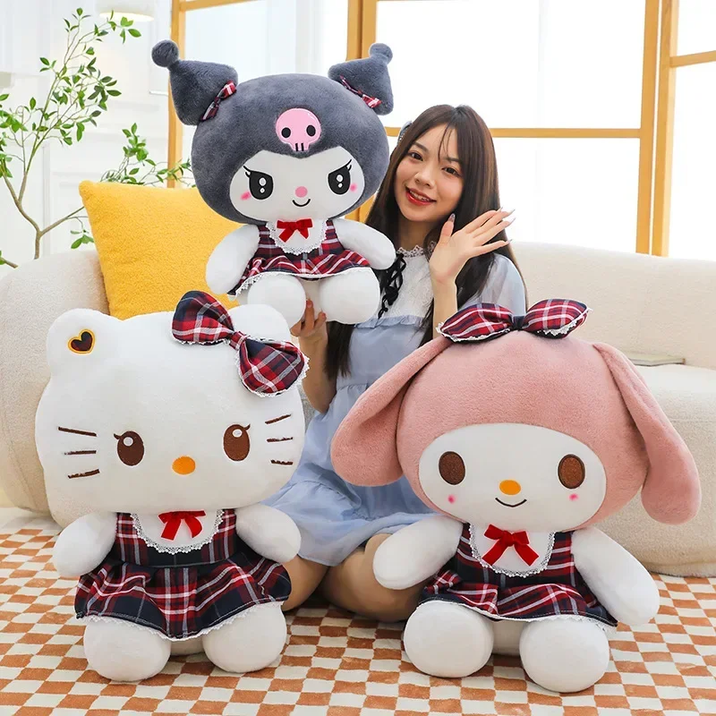 Sanrio Kawaii 30/45 cm šaty Hello Kitty Kuromi Melody Plys Doll KT Cat Anime plyšová hračka roztomilá mäkká dolla dieťa dieťa narodeniny darček