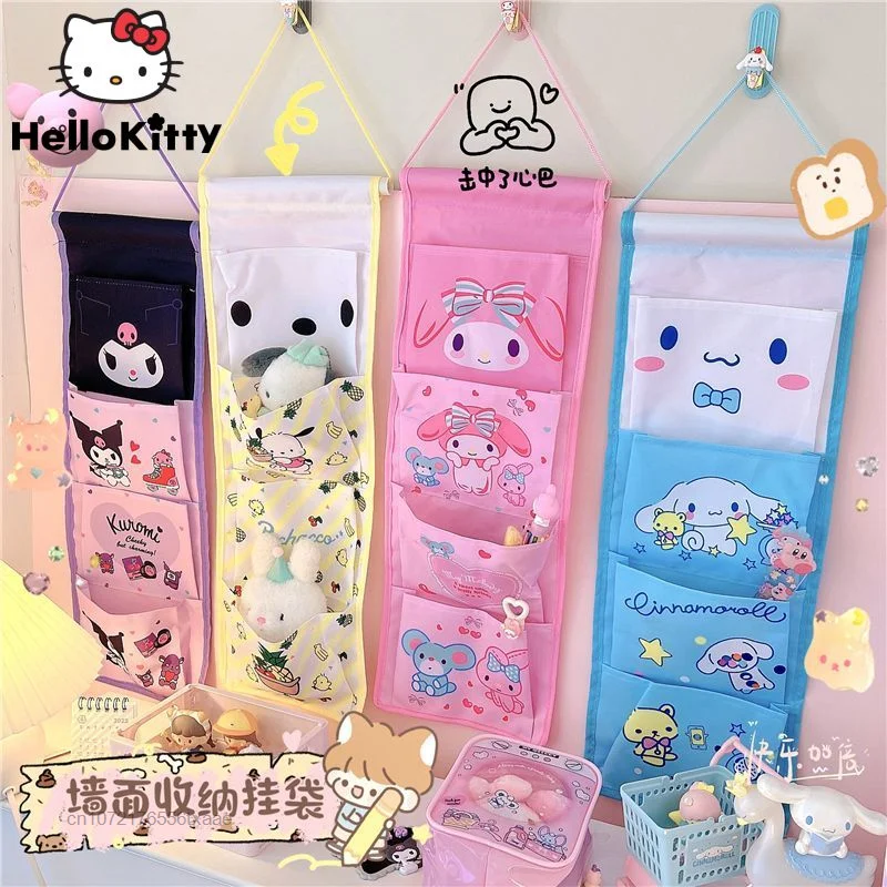 Sanrio melody Kuromi internát na stenu zavesenie tašky Domáce Sundries Skladovacie vrecká karikatúra Kawaii 4 vrecká Storage vrecká na závesné puzdro