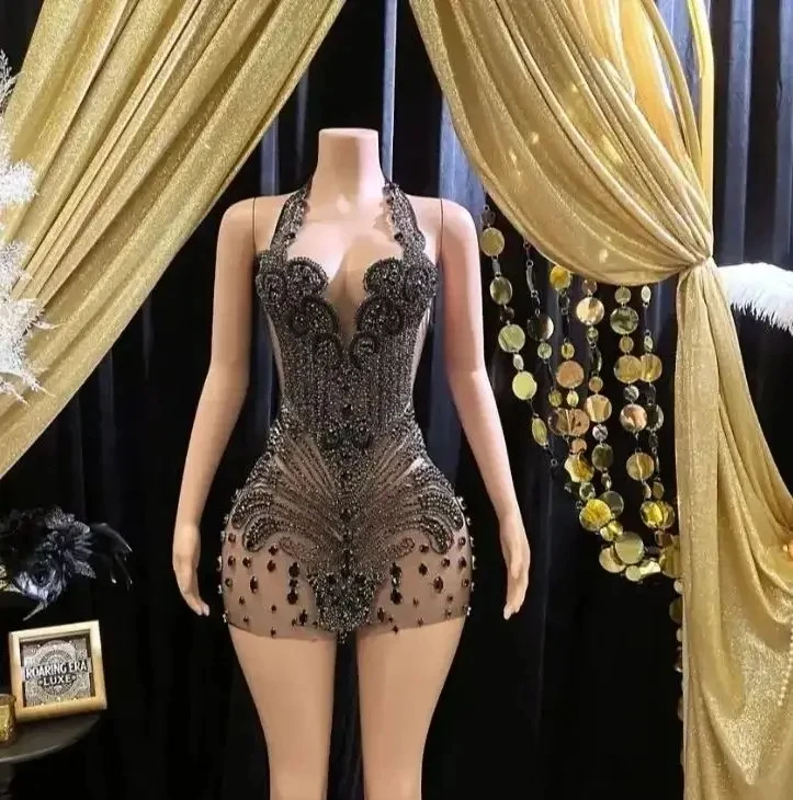 Sexy iskrivé diamanty krátke zlaté plesové šaty 2024 Halter Glitter Crystals Beads promócia narodeninová oslava koktail Prispôsobený