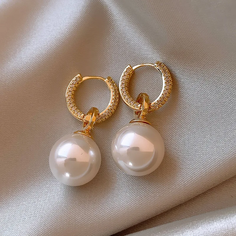 SheValues ​​Women Vintage Pearl Pendant náušnice Lady Luxus zirkon kovové obruče náušnice Nové večierky Svadobný prívesok šperky darček