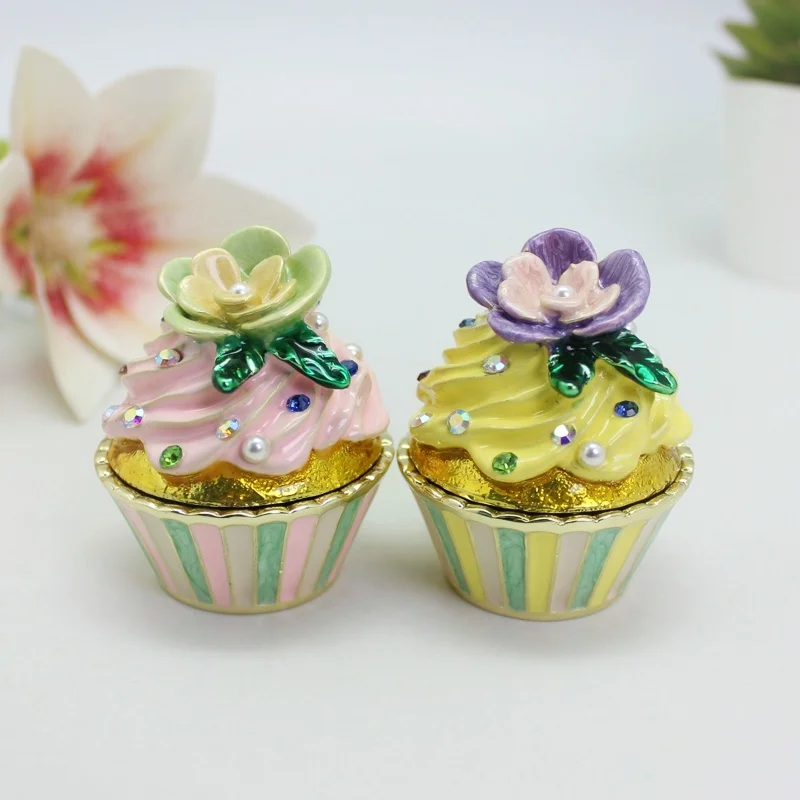 Shinnygifts cupcake trinket box ručne maľovaný smalt jedinečný domáci dekor zbera