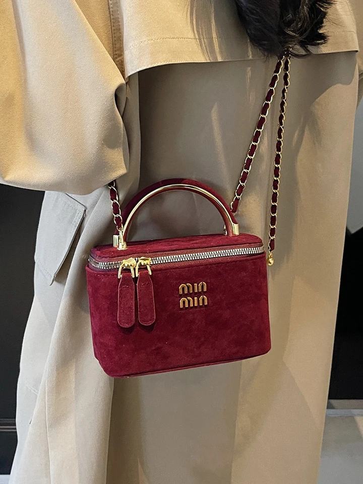 Slávna značka Vysokokvalitný dizajnér Nový jesenný a zimný semišový box taška Light Luxusný výklenok High-end Wedding Bag Messenger Bag Bag