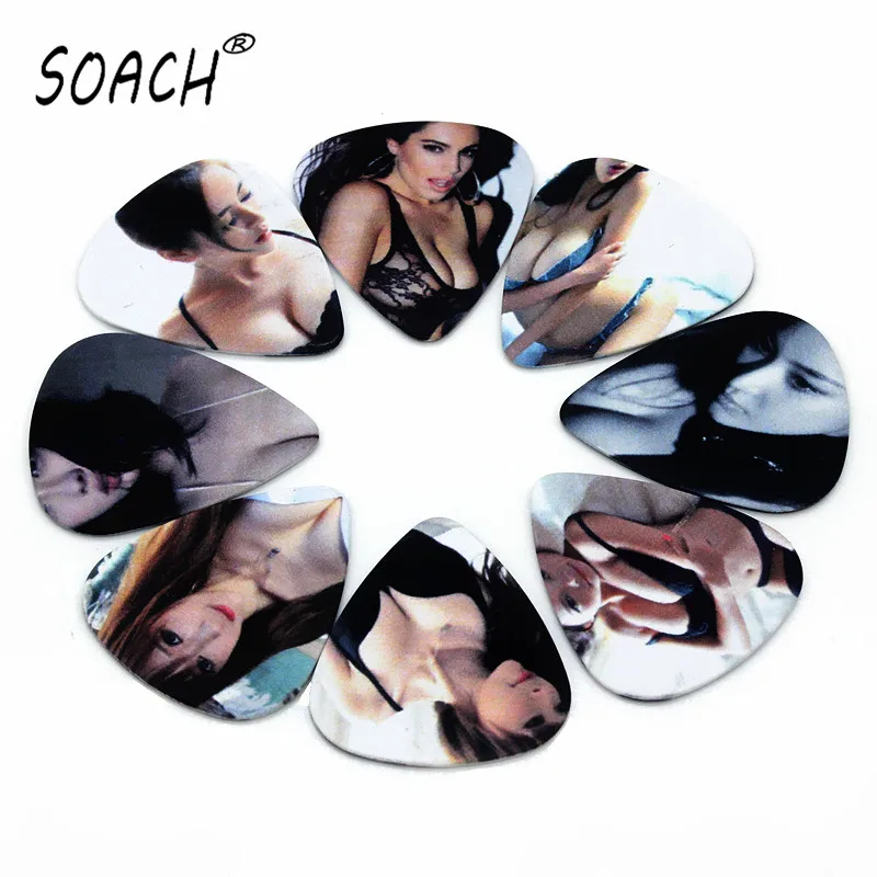 Soach 50ks 0,46 mm gitarové výbery Krásne sexy dievča Picks náušnice Vyberte DIY Guitar Paddle Guitar Accessories ukulele basy