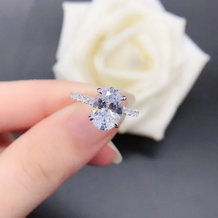 Solité 14k biele zlato AU585 Platina PT950 2,5 karátovo vajíčko v tvare štyri hrot Diamond Ring Dámska svadobná skupina
