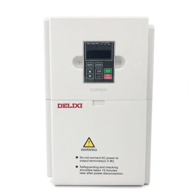 Solárny invertor 15 kW 300V až 750 V Vstup DC Delixi Solar Drive 3 Fáza 380V Výstup