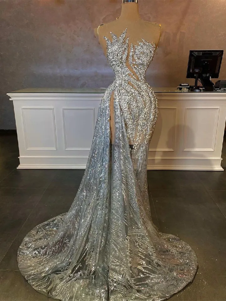 Sparkly Mermaid Večerné šaty v krk bez rukávov Flitre s čipkou 3D čipka s dutou bočnou štrbinovou štrbinou korálkové aplikácie ples šaty prispôsobené