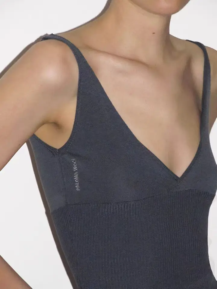 Spot vyšívaný V-krk štíhly fit ľanový ľanový bez rukávov krátky rebro pletená pletená camisole top pre ženy na jeseň