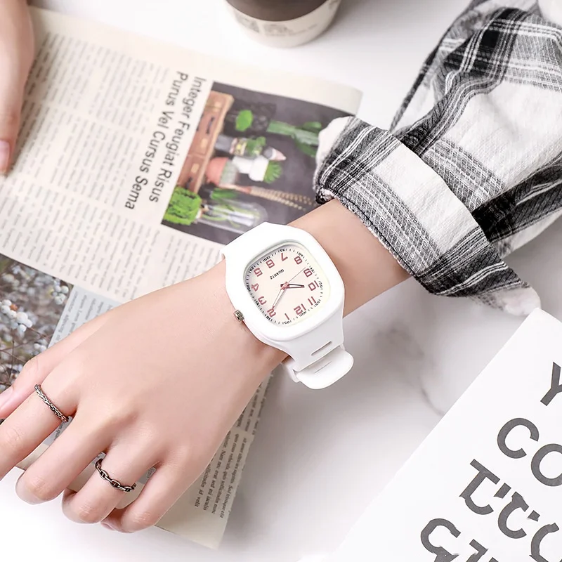 Square Electronic Watch With Silicone Band - Športové módne digitálne hodinky pre študentov Teen