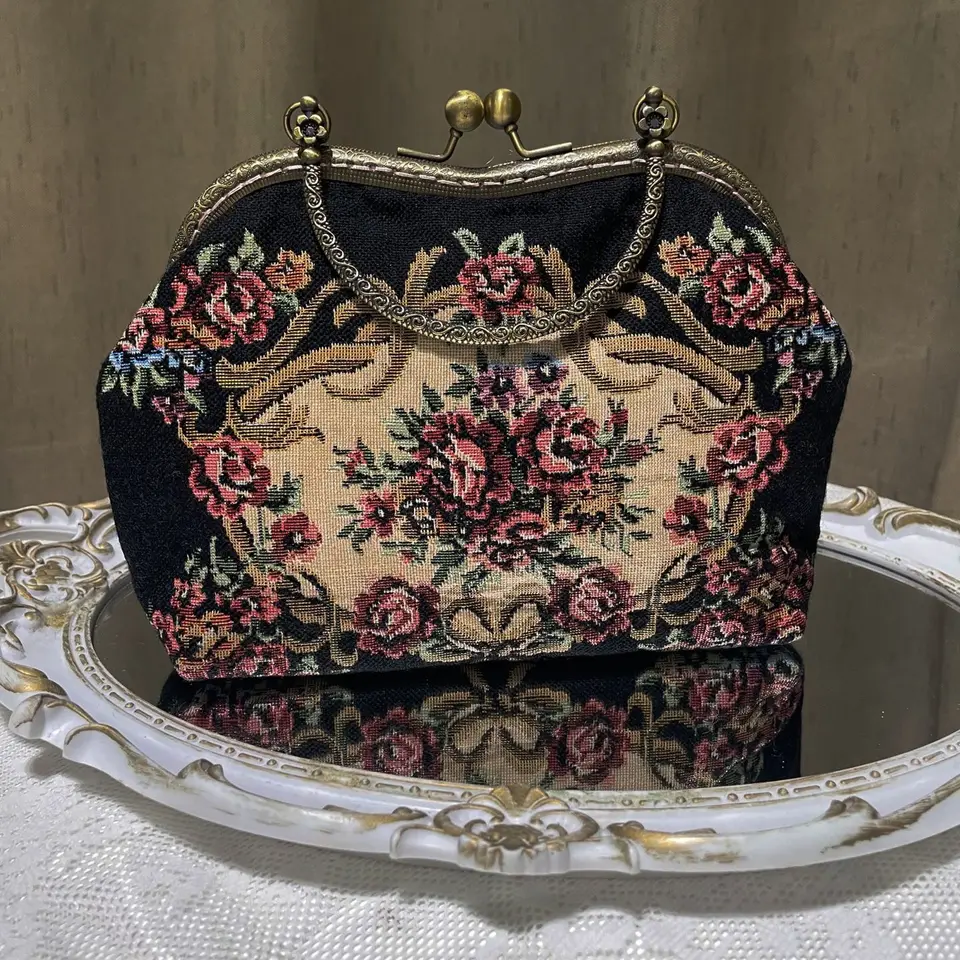 Strata v vinobranie niť vyšívaná taška Kovová rukavica petitpoint spojka starožitný bozk zámok Crossbody Kiss Lock Rám Evening Bag Bag