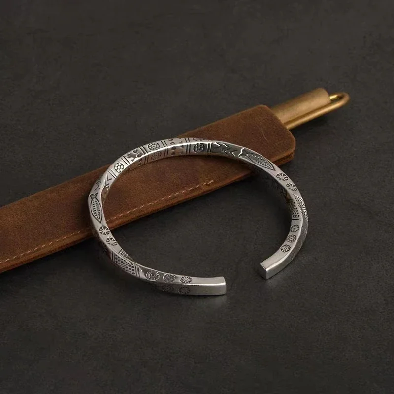 Striebro pokovované Mobius Infinity Loop Bangles vyrezávané ryby slon totem Totem Men \
