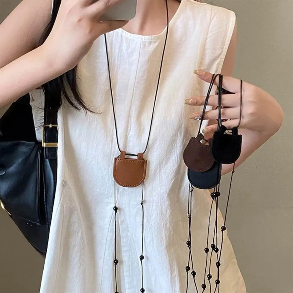 Suede Mini Bag náhrdelník Storage vrecko s dlhým remienkom nastaviteľná reťazová reťazová dekorácia Dizajn prívesok na nosenie náhrdelníka vrecka na kľúče