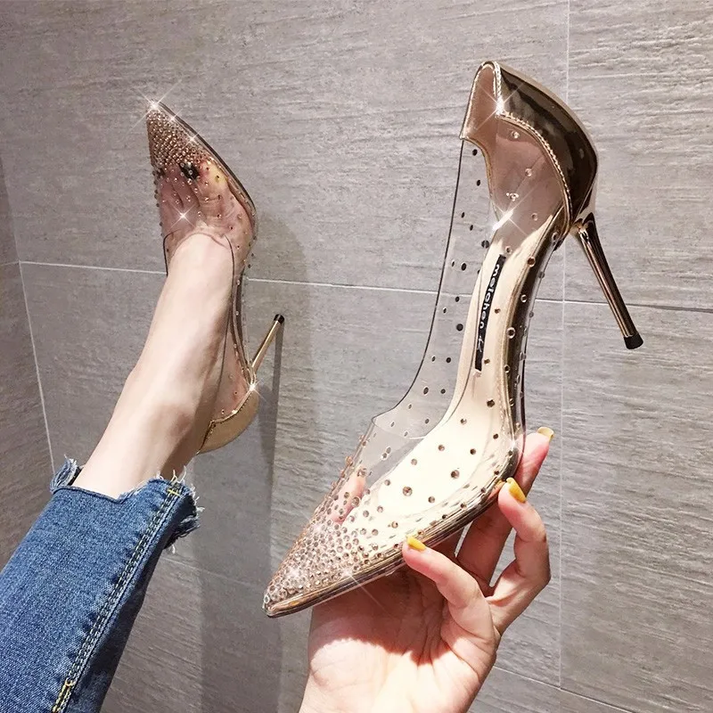 Svadobné topánky Ženy Vysoké podpätky luxusné kamienky Dámske čerpadlá Špicaté prsty tenké podpätky Dámske topánky Transparentné obuv Crysta Dress Shoes