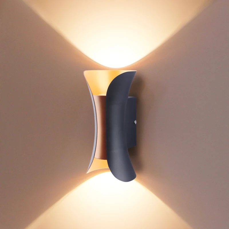 Svetlá 10 W stenaová lampa vodotesná vodotesná IP65 vonkajšia stena svetlo hore a dole smerom k osvetľovaným výzdobou