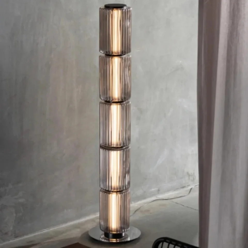 Taliansky dizajnér Luster Moderné LED podlahové svetlá pre obývaciu izbu spálňa nočná stolová lampa Domáca dekorácia sklenený valcový stojací lampy