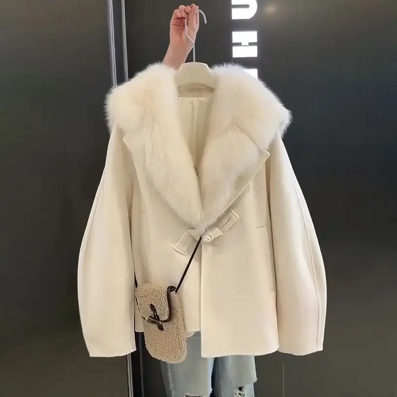 Temperament Navy Collar Curr Women Dámske zima Nový módny s dlhým rukávom teplá kožušina Žena Loose Maomao Outerwear T680