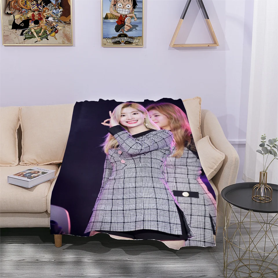 Tepelné prikrývky zdarma Doprava KPOP Dvakrát kolapsový štýl plyšový koleno 200 x220 coroline dvadsaťjeden pilota Kissen Anime prikrývka