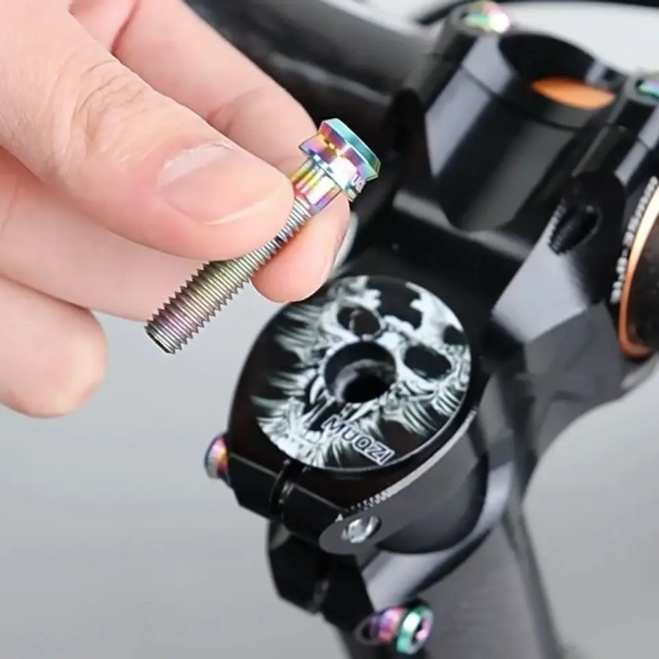 Titánska zliatina bicykla Stonka Top s vrcholom skrutky farebné M6x30/35 mm cyklistické kryt