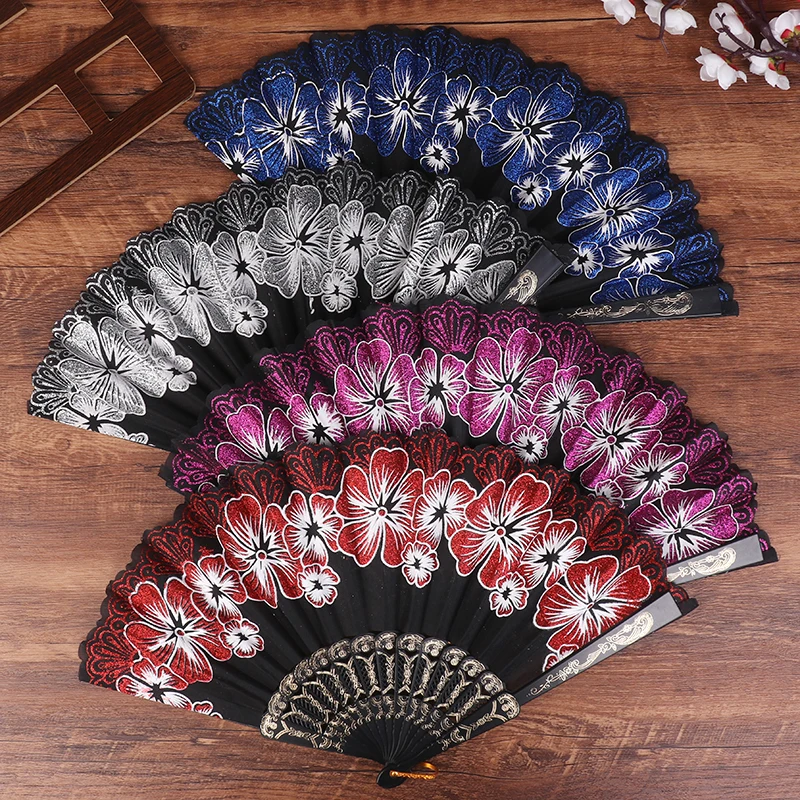 Tlač zaznievacieho skladacieho ventilátora Klasický tancujúci fanúšik Dámske kvety kvety cheongsam prenosné ruky držané svadobné čínske fanúšikovské dekorácie darček