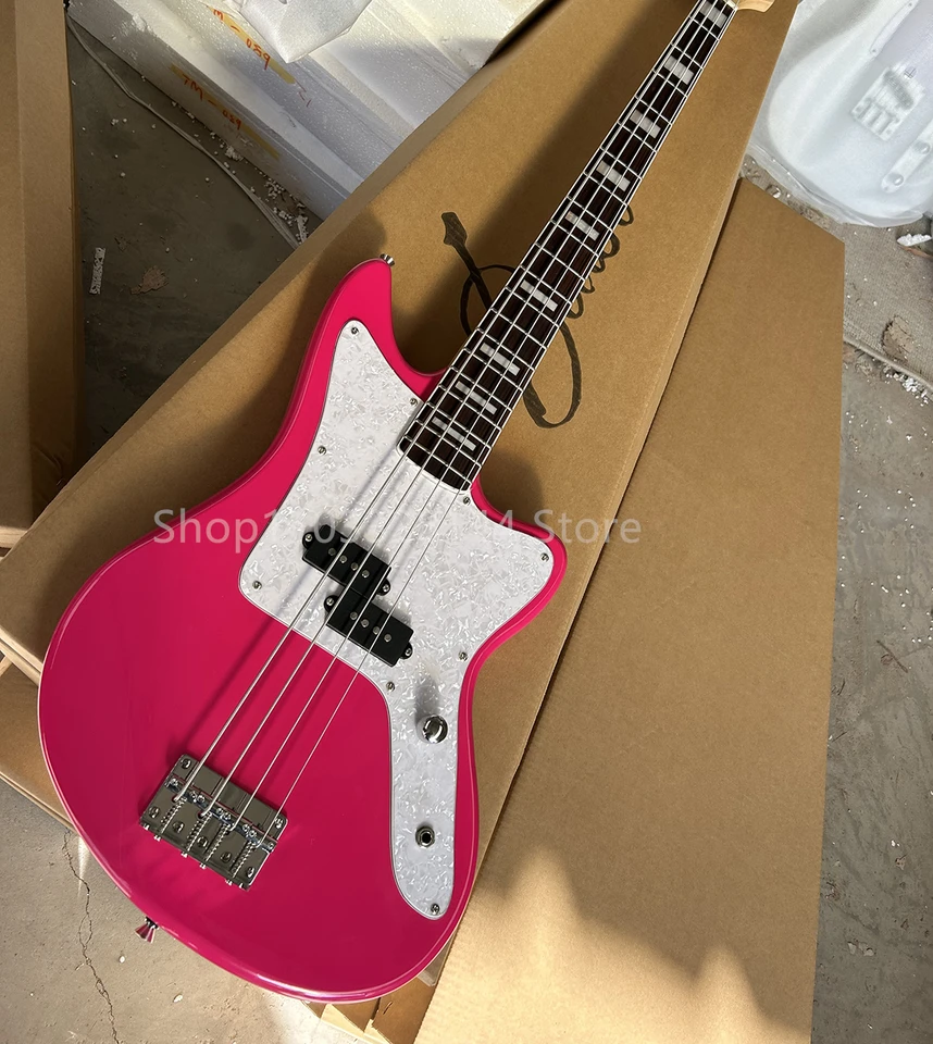 Továreň Rose Red 4 Strings Elektrická basová gitara biela perla pickguard Rosewood Fretboard Chrome Hardwares Prispôsobiteľné