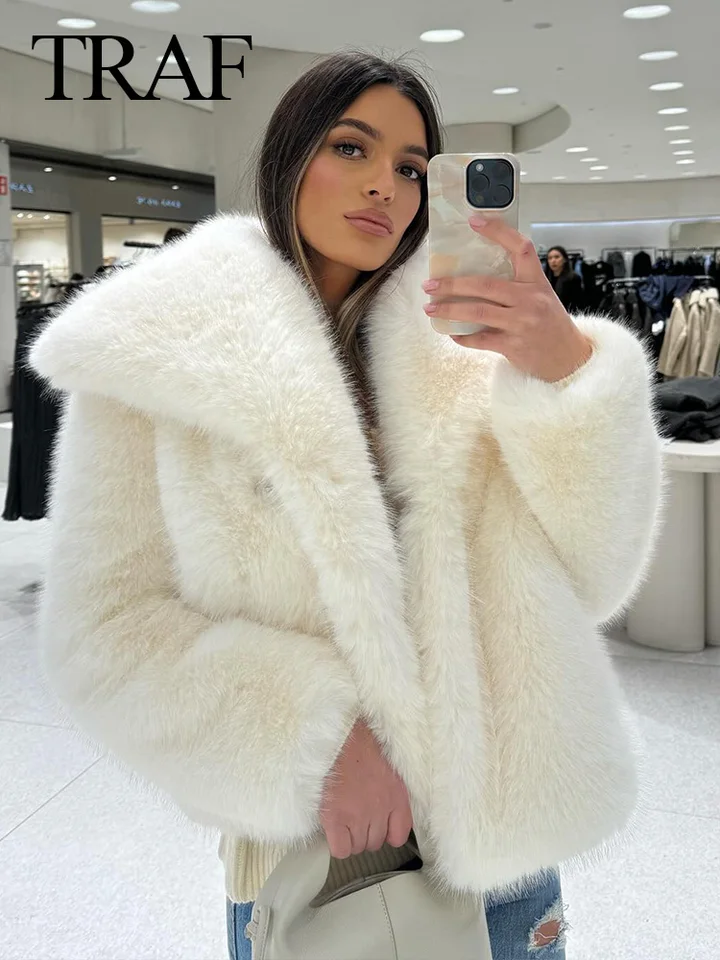 TRAF 2023 Faux kožuch pre ženy móda s dlhým rukávom voľný biely kabát ženský vintage Solid Streetwear Dámske dámske oblečenie
