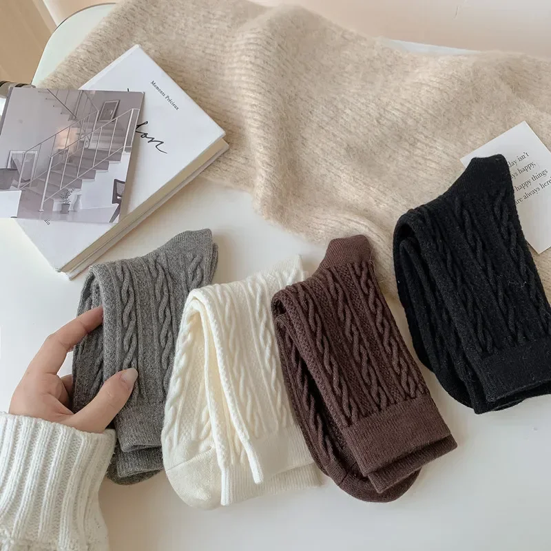 Twist Cashmere Dámske ponožky stredného liatu INS módne všestranné retro teplé teplé