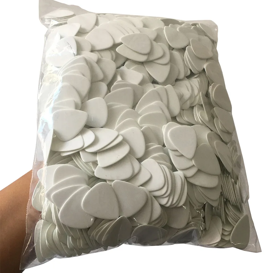 Veľkoobchod s hmotnosťou 500ks Solid White Celluloid Guitar Plectrums 0,46 mm / 0,71 mm / 0,96 mm / 1,5 mm