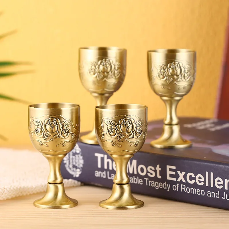 Veľký kovový európsky štýl bronzový likér pohár kreatívnej osobnosti Liquor Shot Glass Russian Russian vysoké sklo